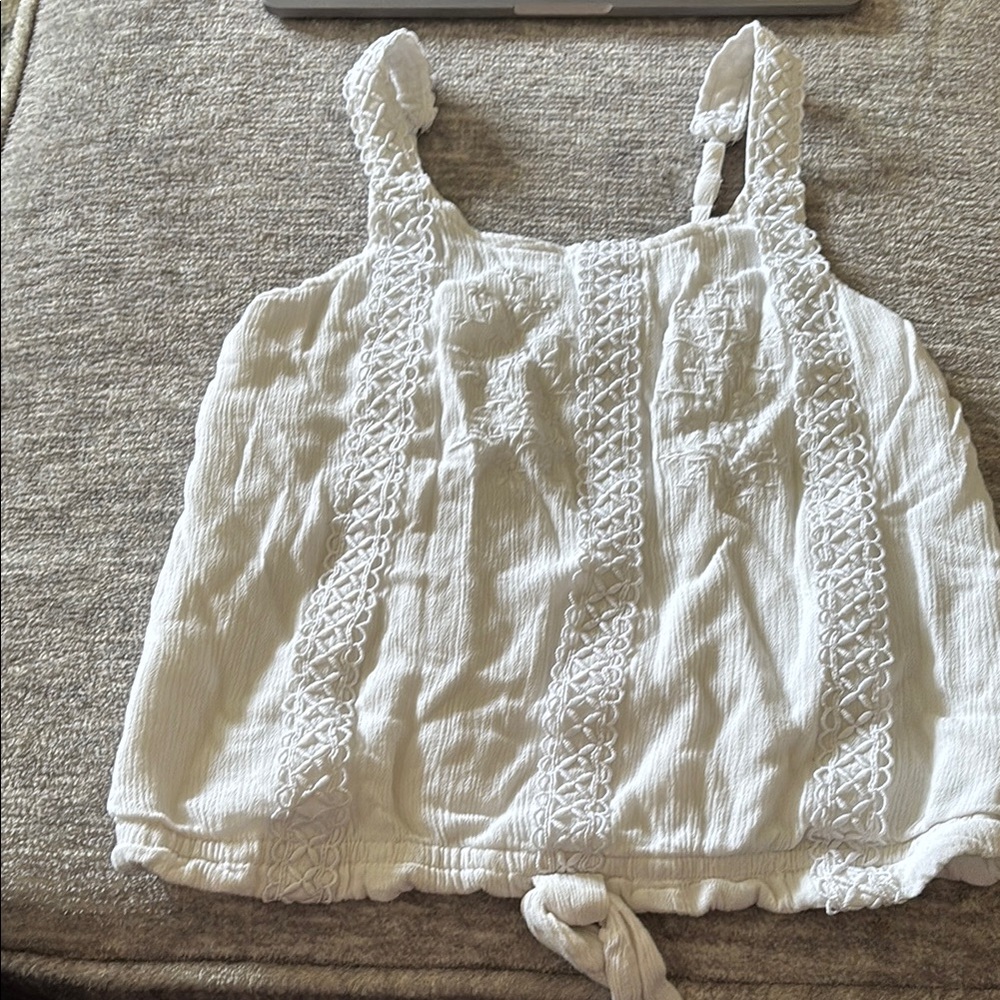 Abercrombie Kids - Adorable white front toe tank with Lace Details 🌼bundle& save